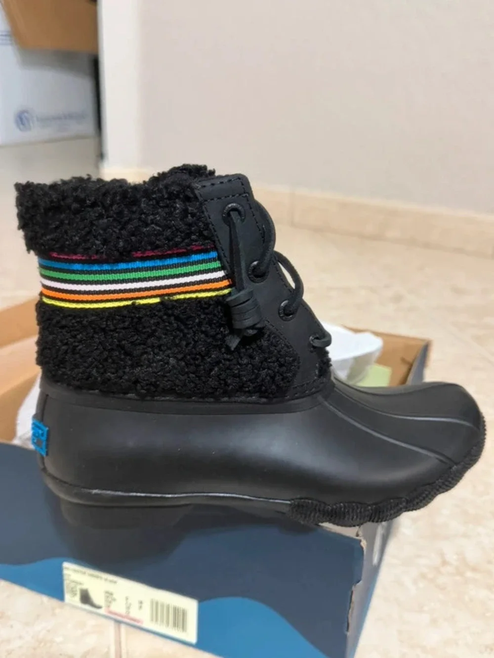NIB Sperry Saltwater Sherpa Black Duck Boots Size 5 M